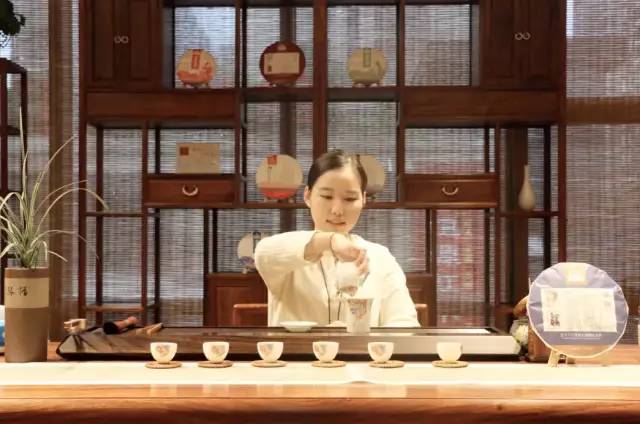 汉唐郑州店 | 凤凰茶城携手招商银行中秋雅集插图3 汉唐郑州店 | 凤凰茶城携手招商银行中秋雅集插图3