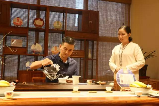 汉唐郑州店 | 凤凰茶城携手招商银行中秋雅集插图11 汉唐郑州店 | 凤凰茶城携手招商银行中秋雅集插图11